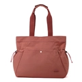 Detail der wasserdichten Nylon-Tasche mit vorderer Druckknopftasche und Kordelzug-Akzenten - Beerenrot