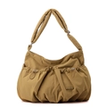Dettaglio della borsa hobo in nylon kaki con tasche a coulisse e tracolla regolabile - Giallo Terra