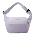 Dettaglio borsa a tracolla in nylon lavanda con tasca anteriore a zip e cinghia regolabile - Lavanda