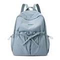 Détail du sac à dos en nylon bleu clair avec poche à nœud et logo Colorful Fox - Bleu Brume