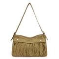 Dettaglio della borsa a spalla in nylon plissettato verde oliva con fibbie d'argento - Giallo Terra