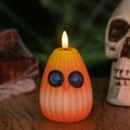 Makroaufnahme der Halloween-LED-Eule mit blau leuchtenden Augen auf dunklem Holztisch - Orange-Weißer Strukturierter Stil (Stil D)