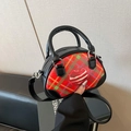 Sac bandoulière à carreaux avec imprimé cœur et poignées en cuir noir - Noir