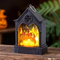 Lanterna casa gotica di Halloween con silhouette di zucca e calda luce arancione - Stile Zucca
