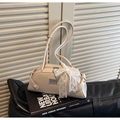 Elegante borsa bowling color panna con fiocco in pizzo vintage e tracolla regolabile - Bianco Sporco