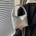 Mini borsa a bauletto argento laser con tracolla a catena e manico superiore - Argento Metallico