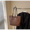 Retro dunkelbraune Leder-Tote-Bag mit Fashion Trend-Schriftzug für Damen im Büro - Ohne Anhänger / Kaffeebraun