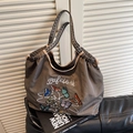 Grand sac cabas gris-brun avec broderie papillon colorée et sangle tissée chic - Gris