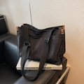Borsa tote nera versatile con tracolla larga regolabile e manici in pelle - Nero