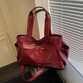 Deep red large capacity tote bag in glossy faux leather with adjustable strap - Burgundy