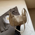 Chic off-white marbled crescent hobo bag with silver chain and adjustable shoulder strap - Khaki