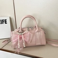Borsa Boston in pelle verniciata rosa con fiocco in organza e perle da donna - Rosa (Con Ciondolo)