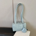 Bolso de hombro rectangular azul claro minimalista con mini monedero a juego incluido - Azul con Bolsa para Auriculares