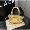Französische Vintage-Handtasche in Gelb mit Falten-Design und abnehmbarem Gurt - Ohne Anhänger / Gelb