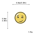 Toppa ricamata emoji occhiolino giallo con cuciture nere, dettaglio misura 5,8 cm - Stile Faccina Sorridente Occhiolino (10202)