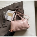 Bolso bowling rosa de cuero mate con correa ajustable y texto en relieve sobre blazer - Sin colgante / Rosa
