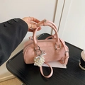 Sac bowling rose texturé avec breloque cœur en perles et bandoulière réglable - Avec Pendentif / Rose Sakura