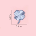 DIY lichtblauwe klavertje vier borduurpatch van 4,5 cm x 3,5 cm voor kledingdecoratie - Blauwgrijs Klaver