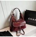 Dunkelrote Leder-Rucksack-Tasche mit vielseitigen Riemen und Vintage-Quaste - Burgunderrot
