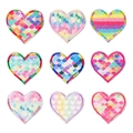 Set di 9 toppe a cuore con glitter e ricami con squame di sirena arcobaleno e motivi vari - Modelli Assortiti
