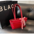 Minimalist red patent leather shoulder tote bag with plaid ribbon and heart charm - Burgundy