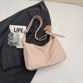 Light pink hobo bag in synthetic leather with teddy bear charm and adjustable strap - Pink Small