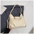 Bolso tote beige minimalista en cuero con textura y dos correas finas de hombro - Blanco Arroz (Sin Colgante)
