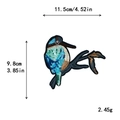 Detailreicher Eisvogel-Stickereiaufnäher für Kleidung mit Maßen und Gewichtangabe - Eisvogel auf Zweig (10420)