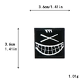 Écusson brodé carré noir avec motif rigolo pour décoration DIY de vêtements, taille 3,6cm - Expression Drôle Yeux Croisés (11508)