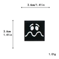 Écusson brodé noir carré avec visage drôle, taille 3,6 cm pour décoration de vêtements - Expression Bouche Ondulée (11503)