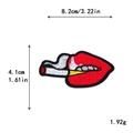 Toppa ricamata labbra rosse con sigaretta che mostra dimensioni 8,2 cm larghezza e 4,1 cm - Stile Sigaretta Labbra Rosse (11554)