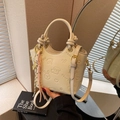 Cremeweiße Beuteltasche mit niedlicher 3D-Tierprägung und gewebten Seilgriffen - Beige Mit Anhänger