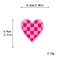 Écusson brodé cœur à carreaux rose dimensions 6.3x6.9cm avec bordure blanche - Cœur à Damier Rose (11701)