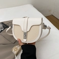 Sacoche selle contrastée en cuir crème et raphia avec deux bandoulières interchangeables - Blanc