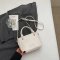 Sac seau chic en cuir blanc crème avec logo argenté et bandoulière pour femmes - Blanc Crème (Sans Pendentif)