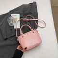 Sac seau rose en cuir synthétique avec logo argenté, poignée et bandoulière réglable - Rose Sans Pendentif