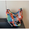 Dettaglio della stampa patchwork etnica colorata e della tracolla di questa borsa in tela - Stile Patchwork Multicolore / Colorato