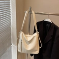 Zaino chic beige in pelle PU grande capacità con finitura lucida da donna elegante - Bianco Sporco (Senza Ciondolo)