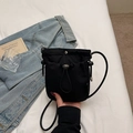 Mini borsa a tracolla nera impermeabile per cellulare con coulisse e tracolla - Nero