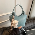 Mini sac seau bleu clair avec breloque chiot et ruban à carreaux de style décontracté - Bleu avec Pendentif
