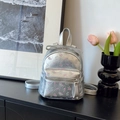 Mini sac à dos argenté métallisé avec motif floral rose et texture froissée - Petit Argent Sans Pendentif
