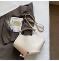 Elegante borsa a secchiello beige crema in pelle con grana litchi e design pieghevole - Bianco Riso (Senza Ciondolo)