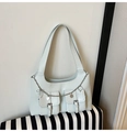 Bolso tote verde menta con múltiples bolsillos y detalle de cadena de corazón plata - Azul