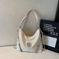 Borsa Hobo in pelle lucida bianco sporco con logo M in metallo e dettagli argento - Bianco Sporco