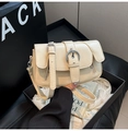 Borsa a tracolla vintage crema con fibbie decorative e cerniere in metallo lucido - Bianco