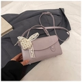 Sac à main carré lavande élégant avec nœud en dentelle et détails de perles nacrées - Violet Taro (Avec Charme)