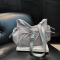 Sac bandoulière en nylon gris clair avec cordon de serrage et sangle réglable - Gris
