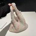Sac fourre-tout en tricot coloré avec texture arc-en-ciel et poignée d'hiver - Style 2 (Tricot Torsadé Diamant) / Blanc