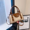Sac Boston en paille beige et cuir marron avec lettrage ZHCNMA et bandoulière réglable - Marron
