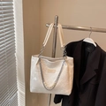 White snakeskin tote bag with pearl chain strap and minimalist logo patch for women - Off-white Without Pendant